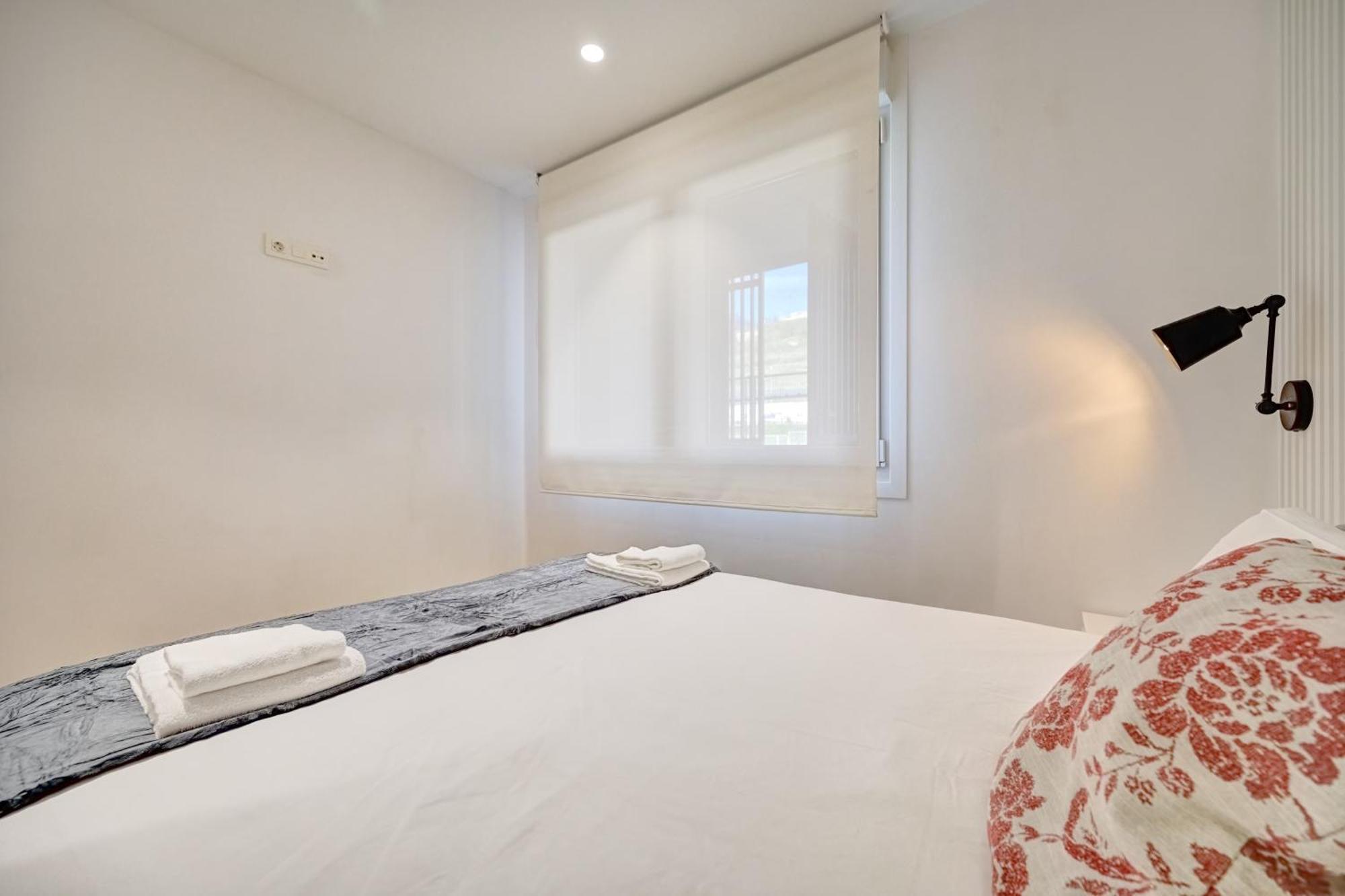 Apartamentos Ezkaba By Clabao Pamplona Luaran gambar