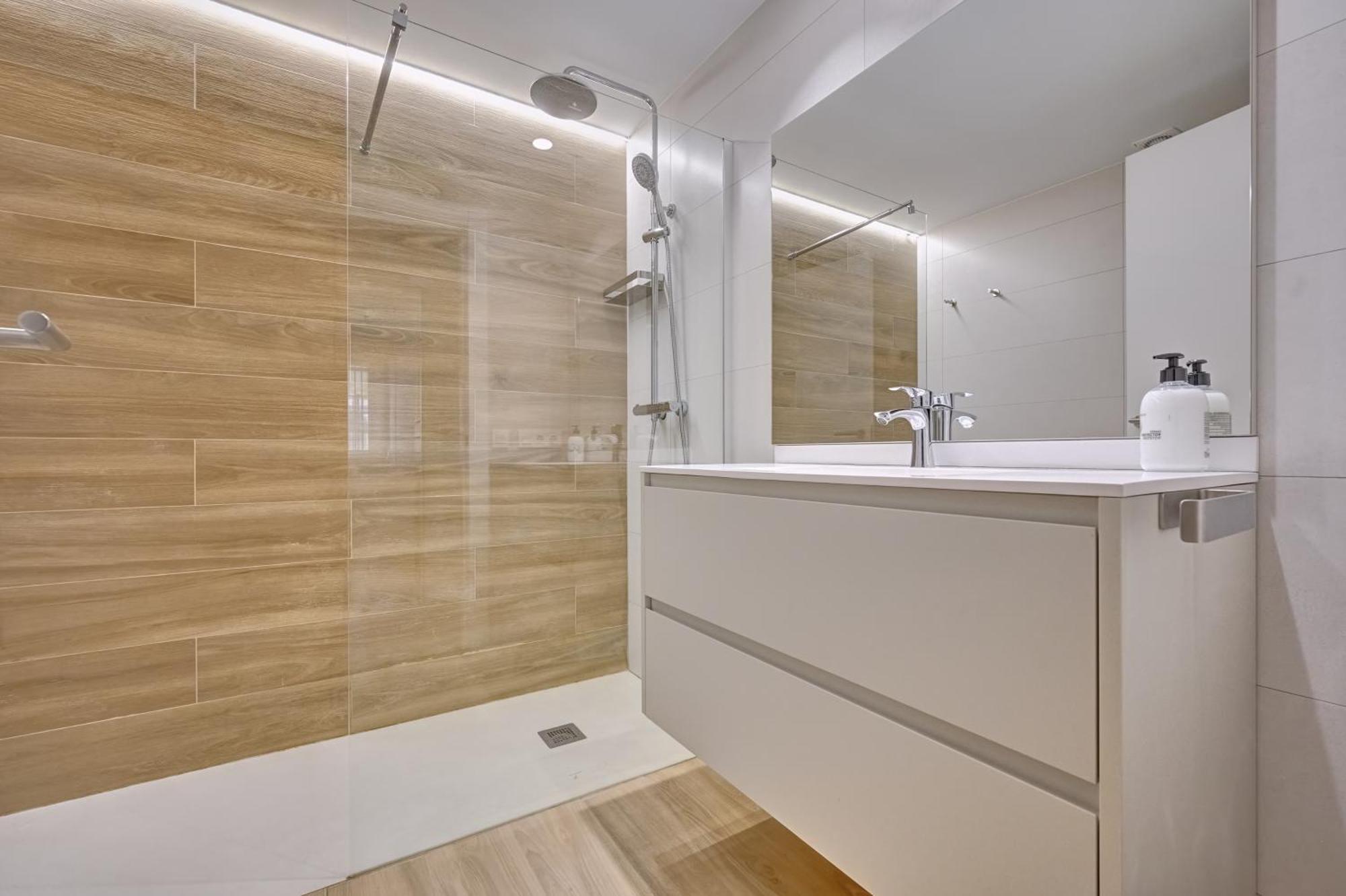 Apartamentos Ezkaba By Clabao Pamplona Luaran gambar
