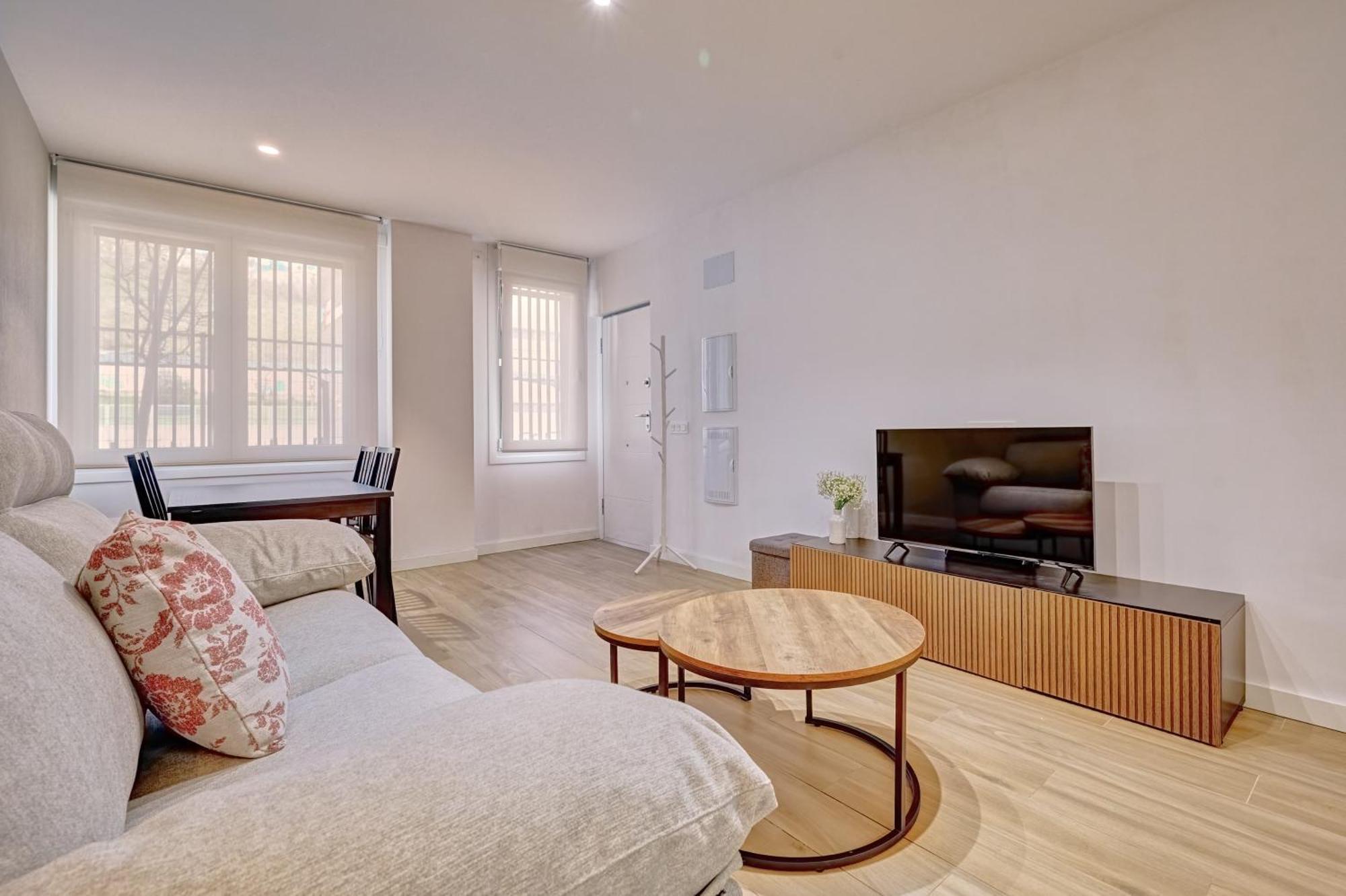 Apartamentos Ezkaba By Clabao Pamplona Luaran gambar