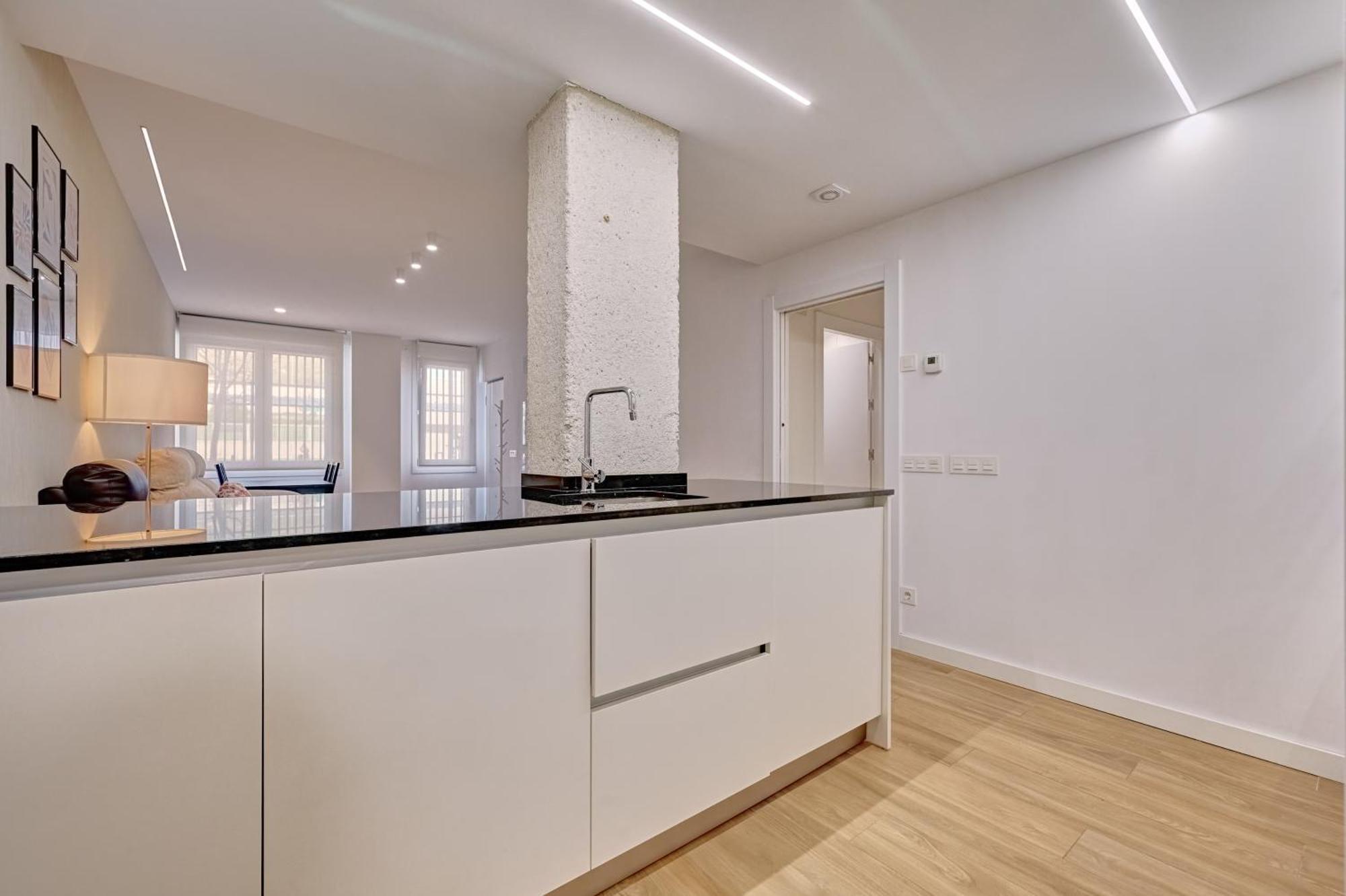 Apartamentos Ezkaba By Clabao Pamplona Luaran gambar